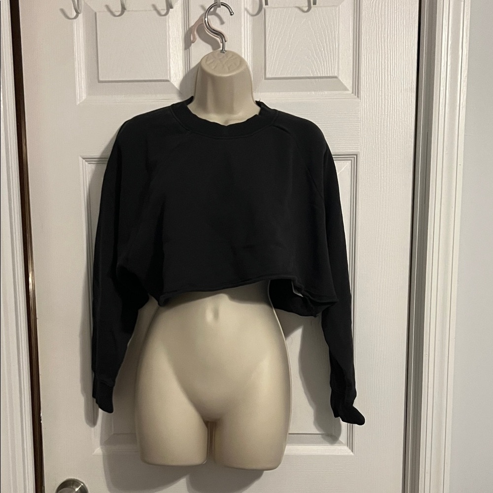 Nia Black Cropped Sweatshirt sz L